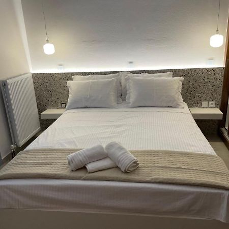 Pink Rose Luxury And Comfort Apartment At The Centre Of Preveza Exterior photo