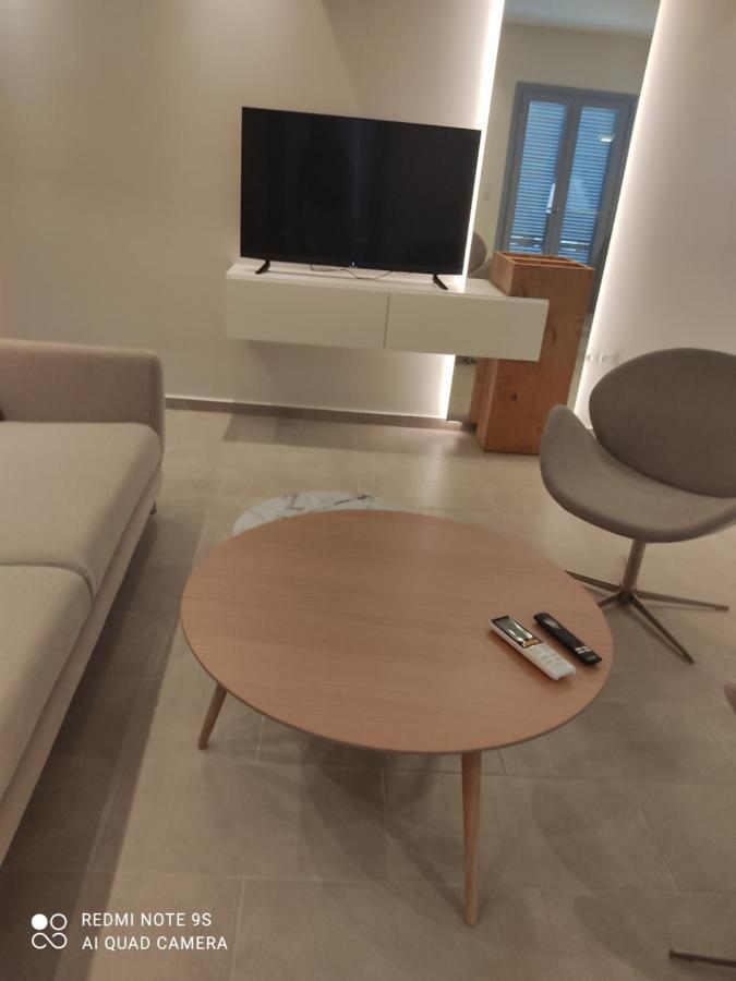 Pink Rose Luxury And Comfort Apartment At The Centre Of Preveza Exterior photo